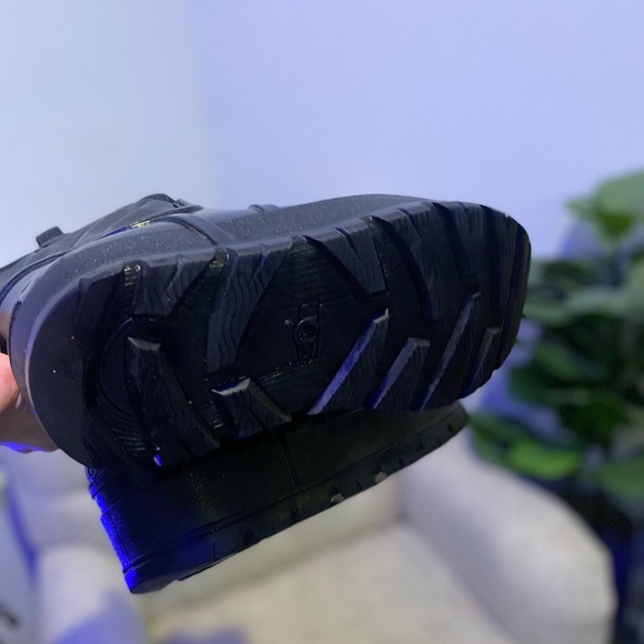 Ugg rubber boots size 8 fur inside worn a handful of times - Picture 3 of 7